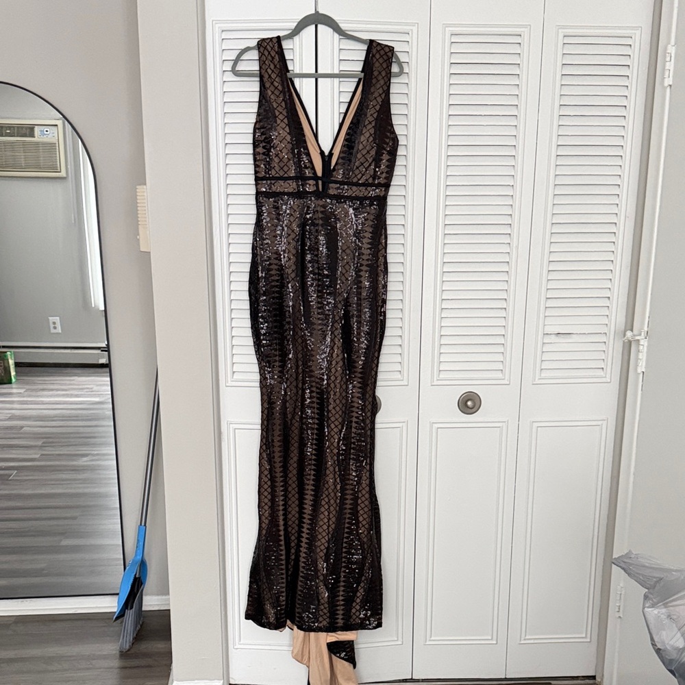 Black Sequin Backless Dress - Picture 4 of 7